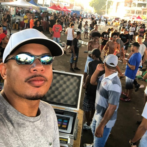 MCs LEON, MENOR THALIS - VAPO VAPO NA TCHECA TCHECA (FEAT. WC DO KARATE) VS BAILE DO KARATE