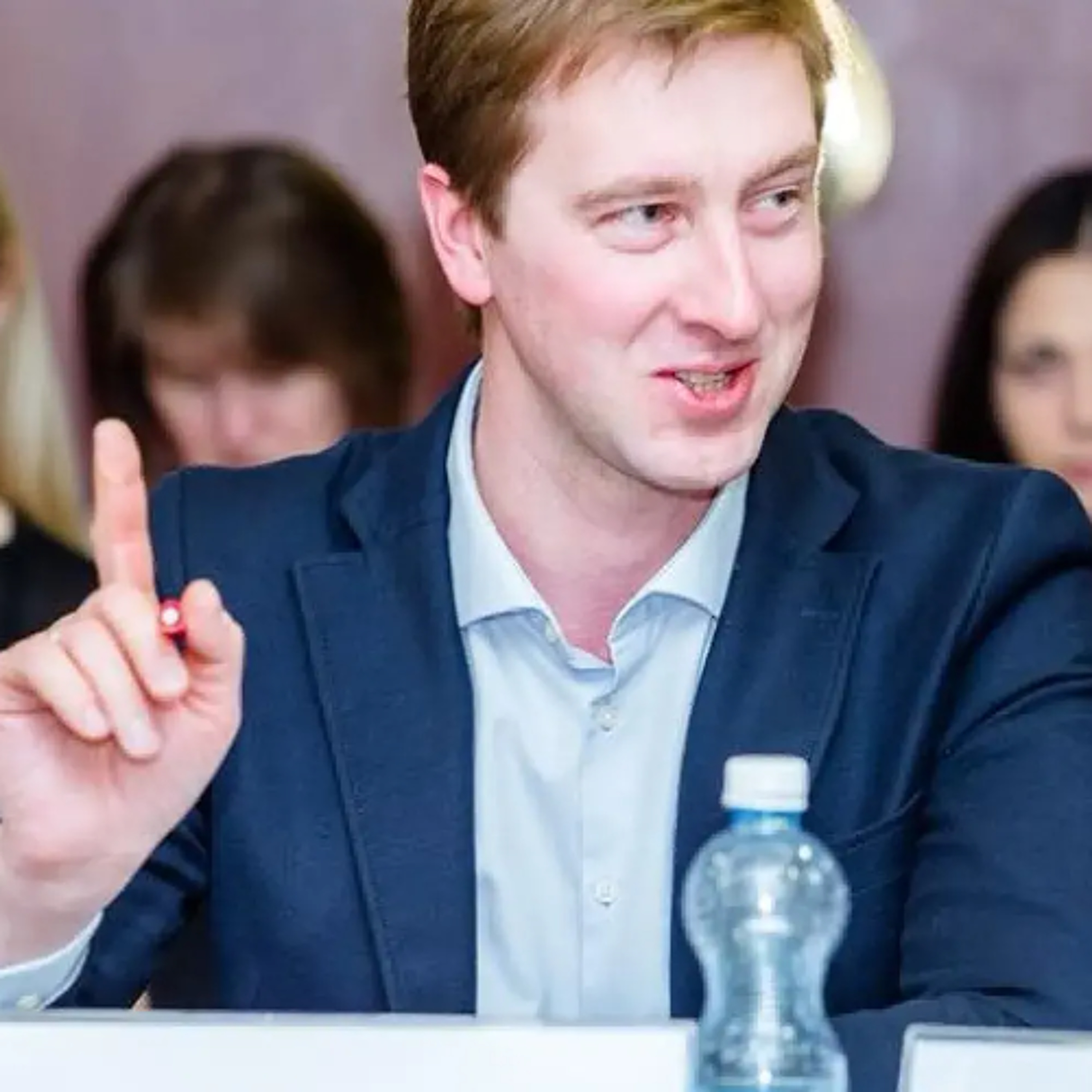 Іван Ступак. Вайна нерваў і беспілотнікаў: хто без дазволу навешаў рэтранслятараў episode artwork