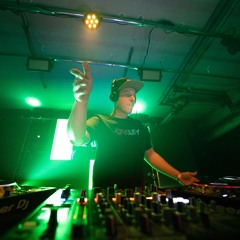 UPLINK Mix Series - Synapsis