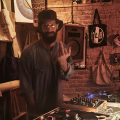 AFTER DARK w/ TRIPPINGONCHILLIES [28.04.2025 live Lunes Listening Room]