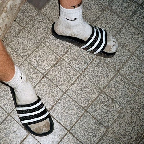 DJ WASSERFALL - MIT ADILETTEN AUF EROLLER