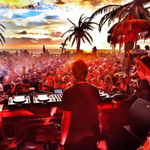 Hernan Cattaneo Woodstock 2025 / Warm-Up Mix By Gijs