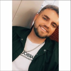 SOMEbODYS WATchING MEEEE