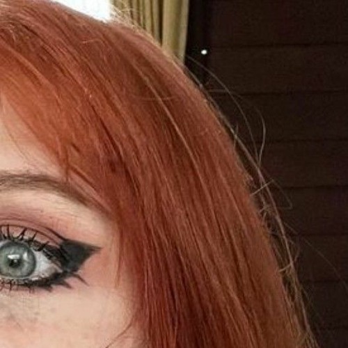 c une rousse russe o yeux bleus