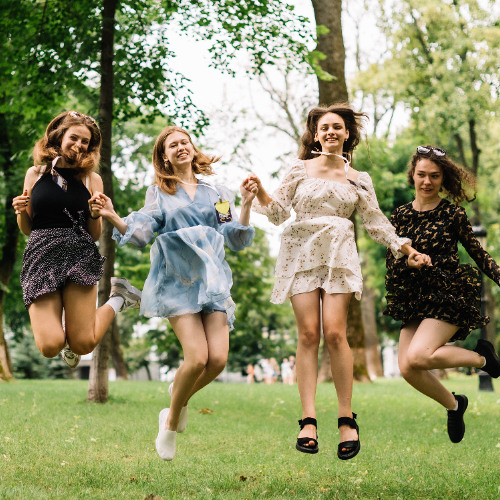 Дівчат-підлітків запрошують в «Академію лідерства для дівчат 5.0»