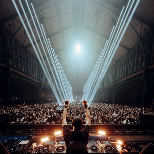 Lost Frequencies - ❤️ Love Is The Only Thing