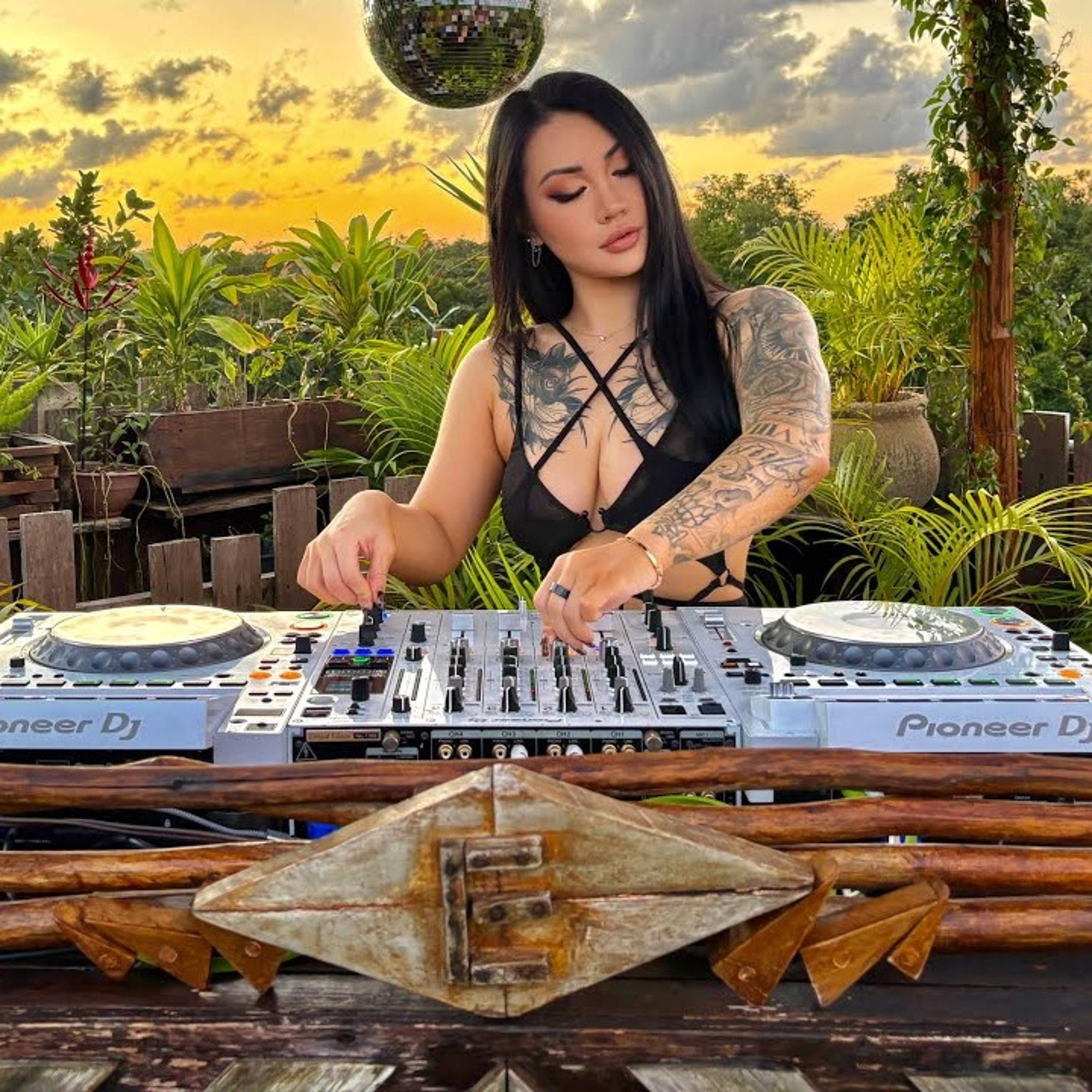 Jazzÿ | Deep Groove & Melodic Techno Sunset Mix 2026 | By @EPHIMERATulum episode artwork