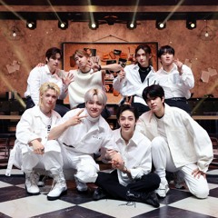 스트레이_키즈_(Stray_Kids)_-_Dionysus_(원곡:_방탄소년단)_+_神메뉴_[2020_KBS_가요대축제]_|_KBS_201218_방송(256k)