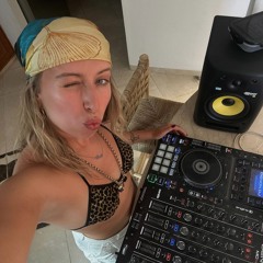 ROMÉE AVRIL - Taurus Season