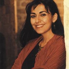 أمل مرقس - ازرعوني زنبقاً أحمرَ