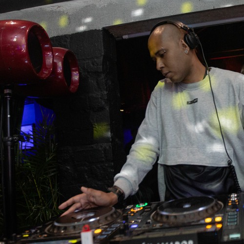 MIXES & SUPPORT