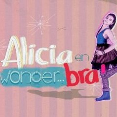 Waka Waka (Alicia en Wonder Bra)