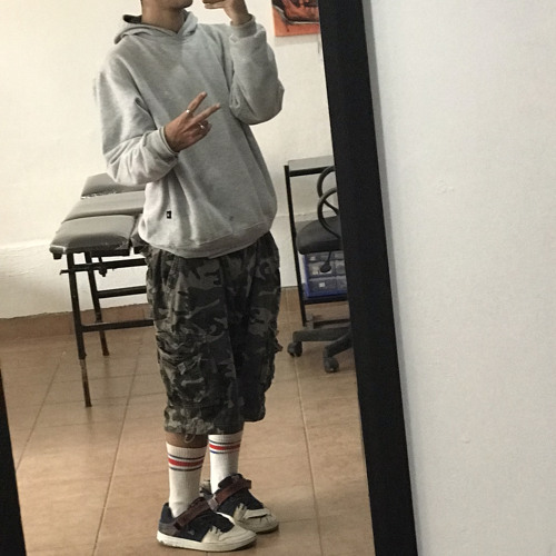 a 1 de los 20 w/ @astroo