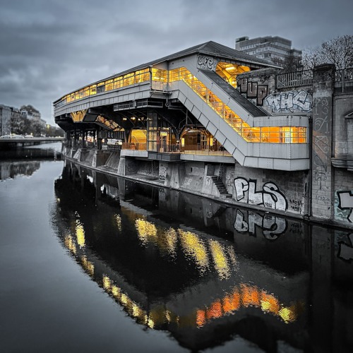 Hektic Squad & Julez - Darkside