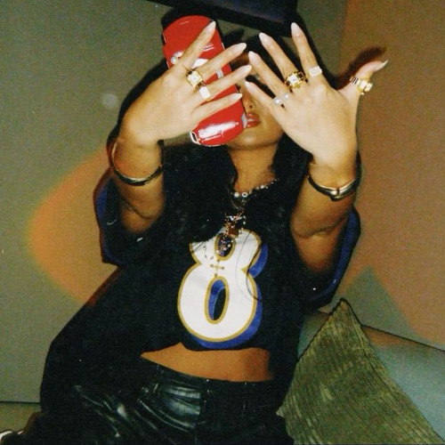 "eight" type PARTYNEXTDOOR - R$ 300