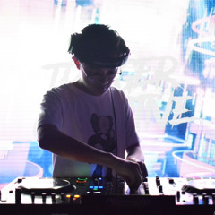 Setting Off Triggers  Dubstep Mix