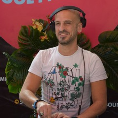 TOM VAI TO EM CASA NO PORTÃO VAI CHEGAR