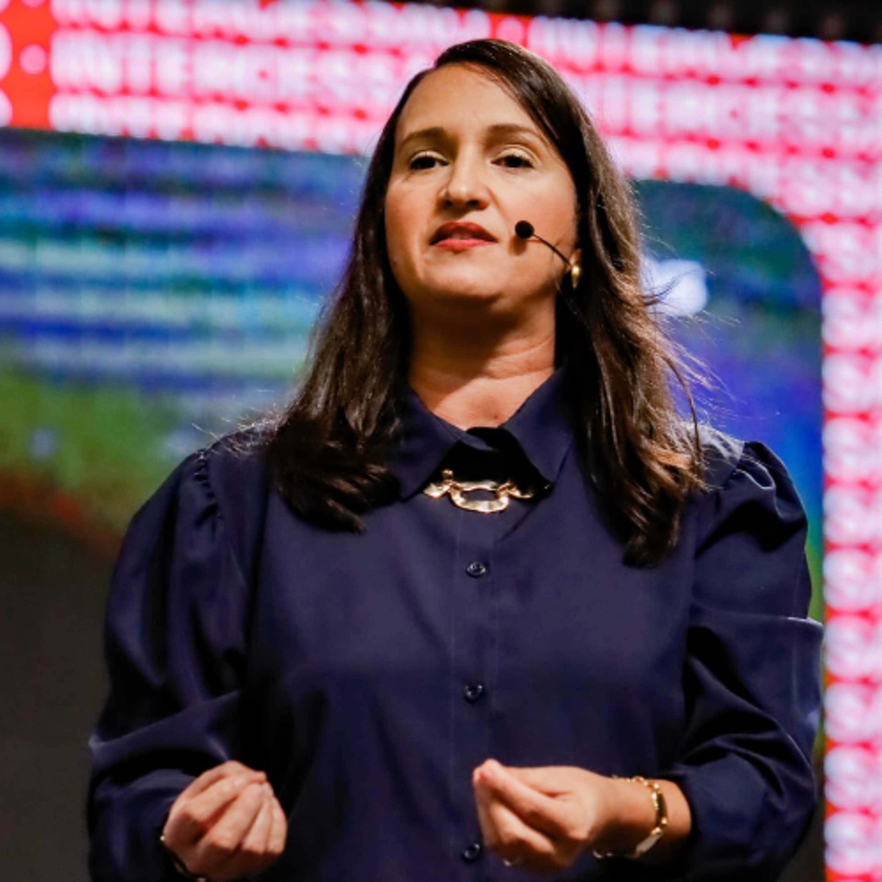 Maturidade na oração: quando deixamos de pedir e começamos a interceder - Miriam Leal