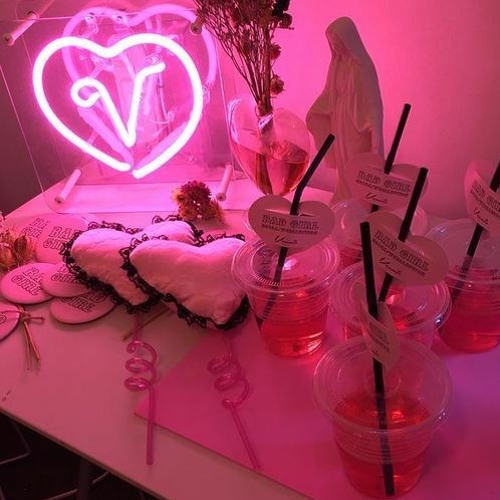 𝕿𝖍𝖆𝖎𝖘𝖘𝖆 𝕸𝖊𝖑𝖔 🏄🏻‍♀️ちCuffi∩gゃ☁️†Gothic4VΔmp†☁️ ✖‿✖