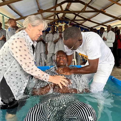 24 Matthew 14 Who is this miracle maker?