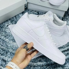 "Thử nghiệm sự thoải mái và độ bền vượt trội với Giày Nike Air Force 1 (2024) tại 1SNEAKER."