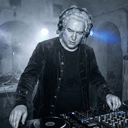 Is it Mozart Dancing Dancing ?