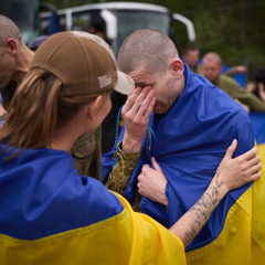 Підтримка звільнених із полону та родин, які чекають своїх: як працює консультаційний центр у Харкові