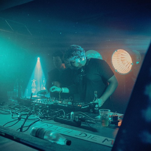 Juicy Beats 2022 b2b w/ MONOM