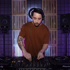 UNE RADIO PODCAST #16 NANO DJ SET (oct 2024)