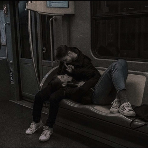 قرب مني شوي عيشني الغرام| 🦋