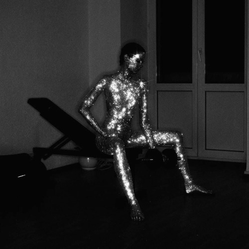 PREMIERE: Kino Todo - 2004 Feat. Miluhska [Pop Tomorrow]