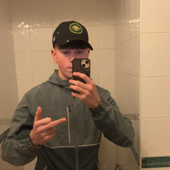 happy birthday, Julia 👆😁