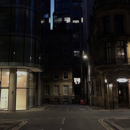 أحيّا من الله فيك .. وانا ميتك