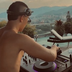 UNA NOCHE EN MEDELLÍN 1.0