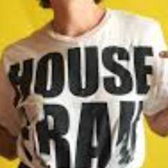 HOUSEFRAU
