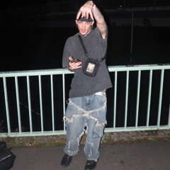 CAPRI MOON - NICHT ERWACHSEN