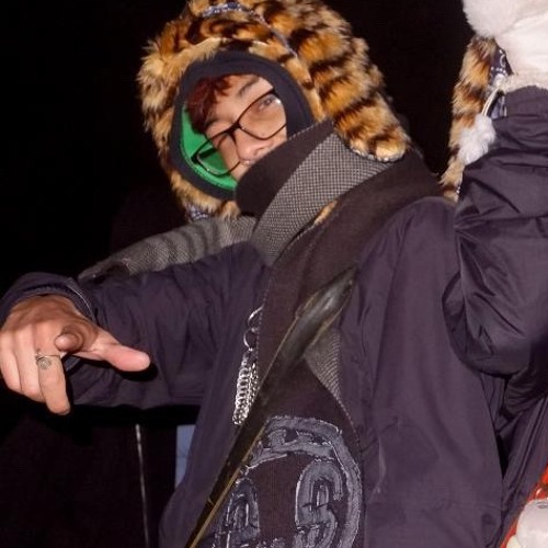 SOGGY TOES AND A POWDERED NOSE