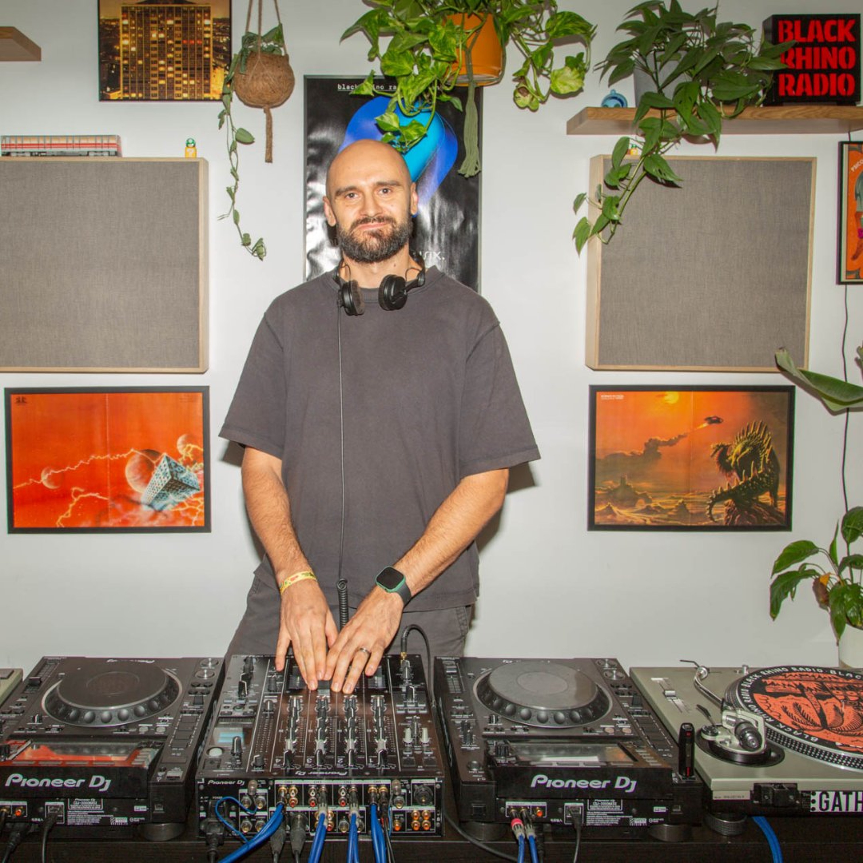 Din Eter w/ Gruia (24.08.2026) episode artwork