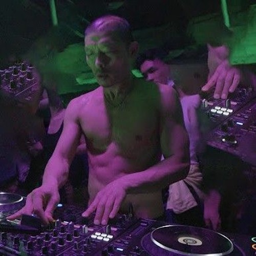 Listen to YOUSUKE YUKIMATSU - Keep Hush Live by DJ double
