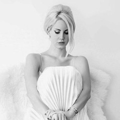 Lana Del Rey - Put Your Lips Together