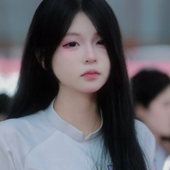 Có bàn tay chở che và ôm lấy em mỗi khi đêm về