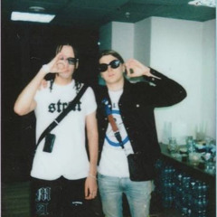 Gueess, lil krystalll – На коньках (feat. lil krystalll).mp3