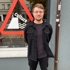 Dave Gives Radio Vilnius