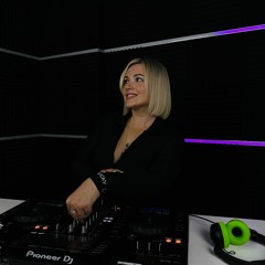 Deva Vicci - Melodic Techno Live Set