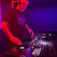 Sunday People closing set 28 - 12