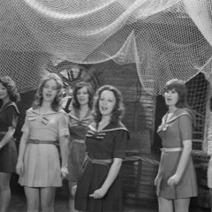 Novella Hanson & Laine - Mamy Blue