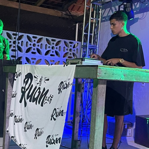 TRAJADÃO DE NIKE COM A CARA DE MACONHEIRO - (@djruandapdf)