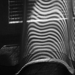 2 De Jul 03.13 Sombras se transformam nas paredes (estudo)