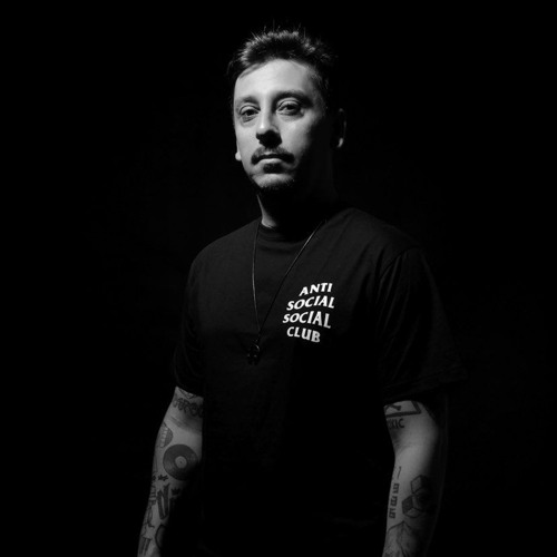 SUBDUE INVITES 004 - DUNK (100% PRODUCTION MIX)