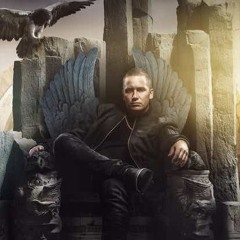 Nikke Ankara - Liian Isot